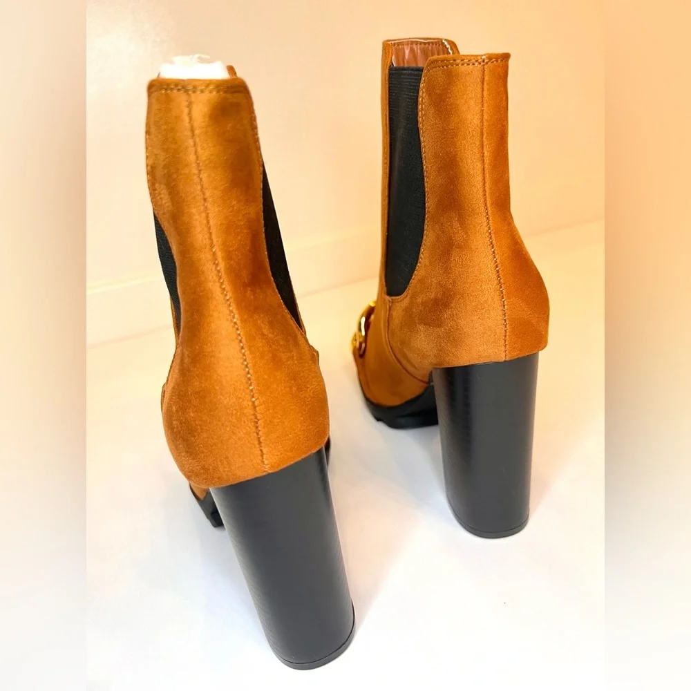 NWT Lux Chelsea Combat Ankle Boots - Chestnut Tan Brown w/Gold Chain Detail - Picture 7 of 10